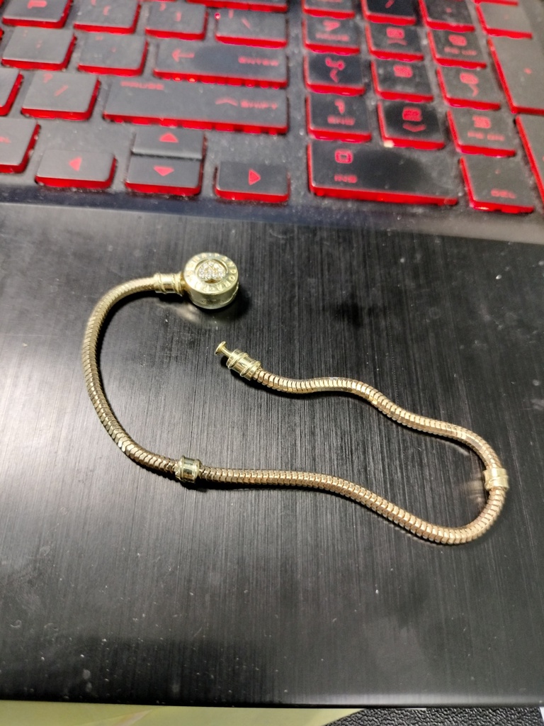 pulsera pand. s/charms 10k zirc B Size size7 Weight 5.55gr