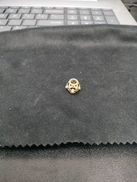 charmas barril c/zirc 14k zirc B Weight 1.1gr