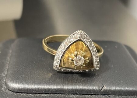 anillo triangulo 14k zirconia Size size7 Weight 4.4gr