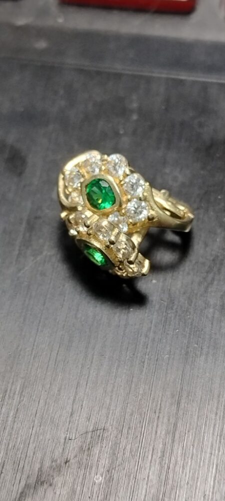 arete almendra verde 14k zirc VB Weight 1.55gr