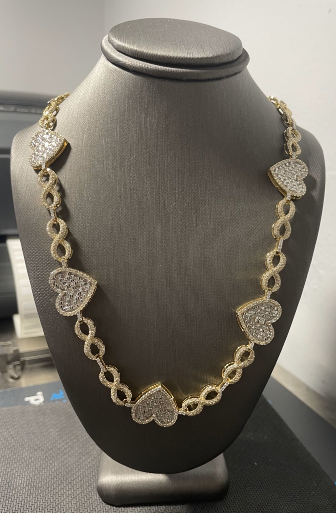 Gargantilla diam. 5 corazones 10k diamante Size size18 Weight 8.5ctw