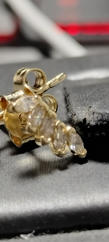 arete 14k zirc B Weight 1.3gr