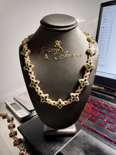 Gargantilla xoxo c/flores verdes y zirc 14k zirc VB Sz size22.5/15.5mm Weight 66.8gr