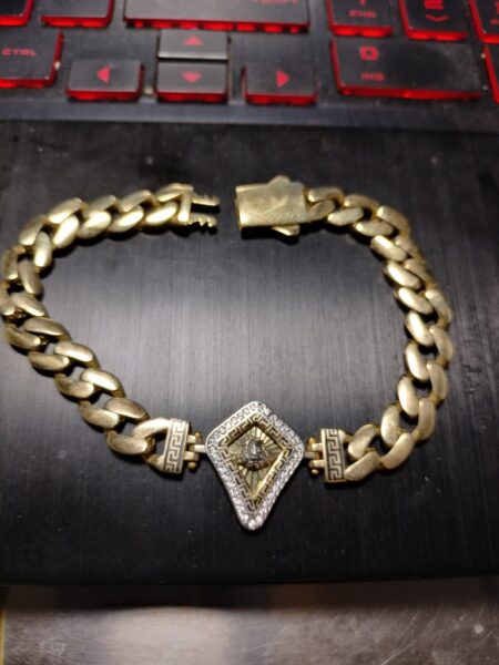 manilla monaco bche c/liso dije medusa trapez. c/zirc 10k zirc B Size size Weight 12.9gr