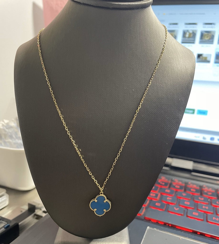 cadena 14k  clover flor  azul onyx Size size18/13mm Weight 3.2gr