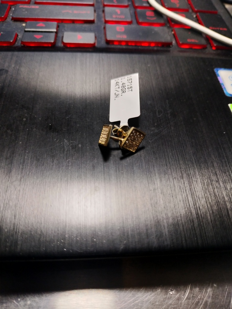 arete cddo c/zirc 14k zirc B Size 7.5mm Weight 1.4gr