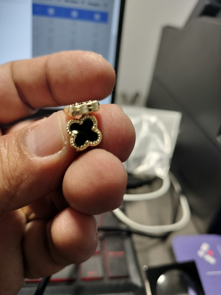 arete flor N 14k onyx Size 10.5mm Weight 2.3gr