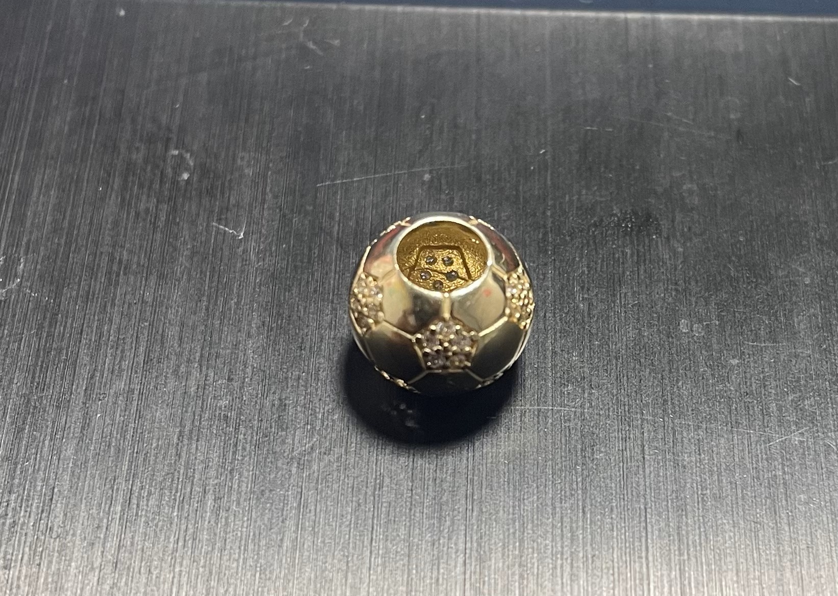 charms barril balon futboll 14k zirconia Weight 2.1gr