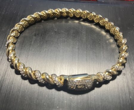 pulso monaco c/zirc S torsido c/zirc. 10k zirconia Size size7.5/6mm Weight 13.45gr