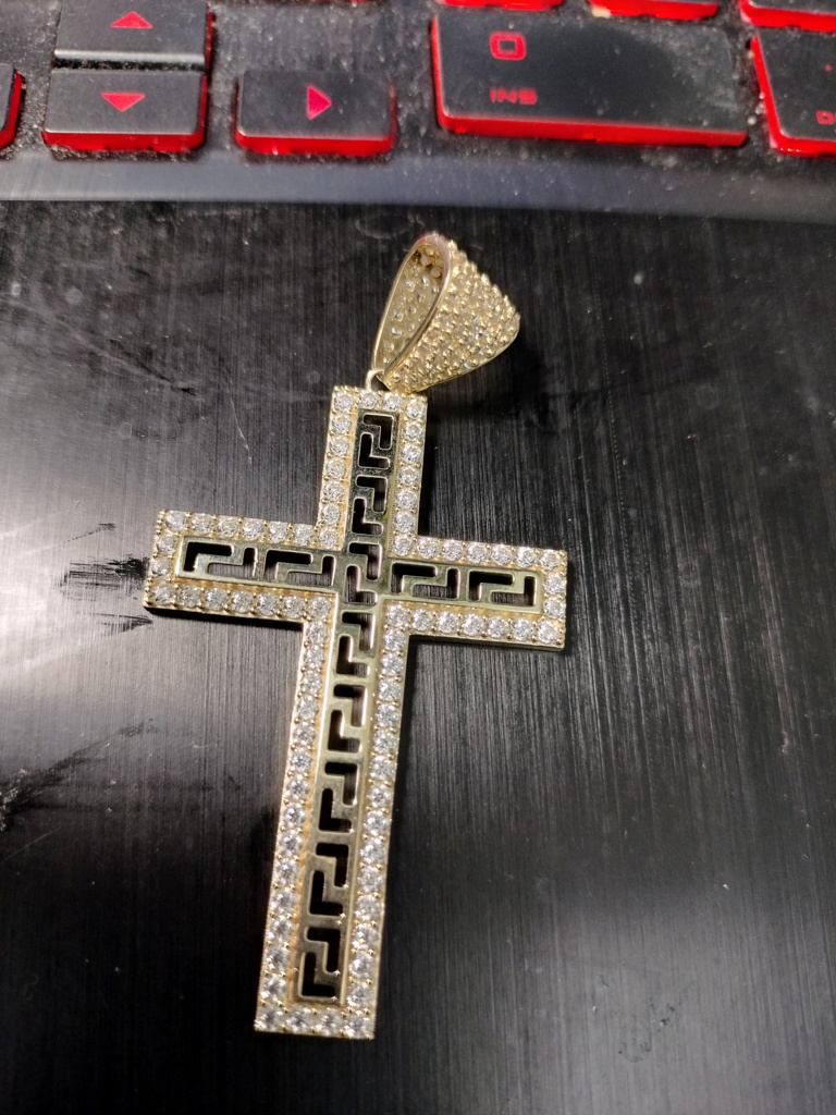 dije crucifijo c/zirc 10k zirc B Weight 6.3gr