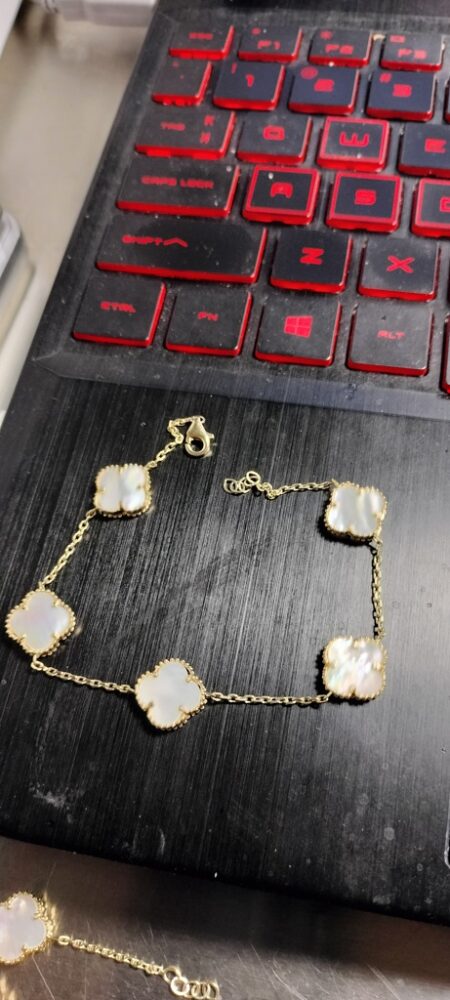 manilla clover 5 flores B 14k ename B Size size7.5/11mm Weight 4.5gr