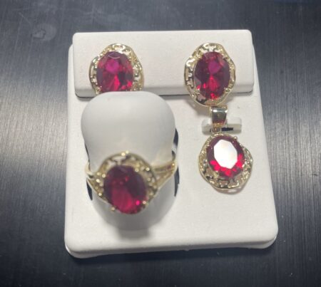 set dije,ring,arete Bche 10k zirconia Size size7 Weight 6.8gr