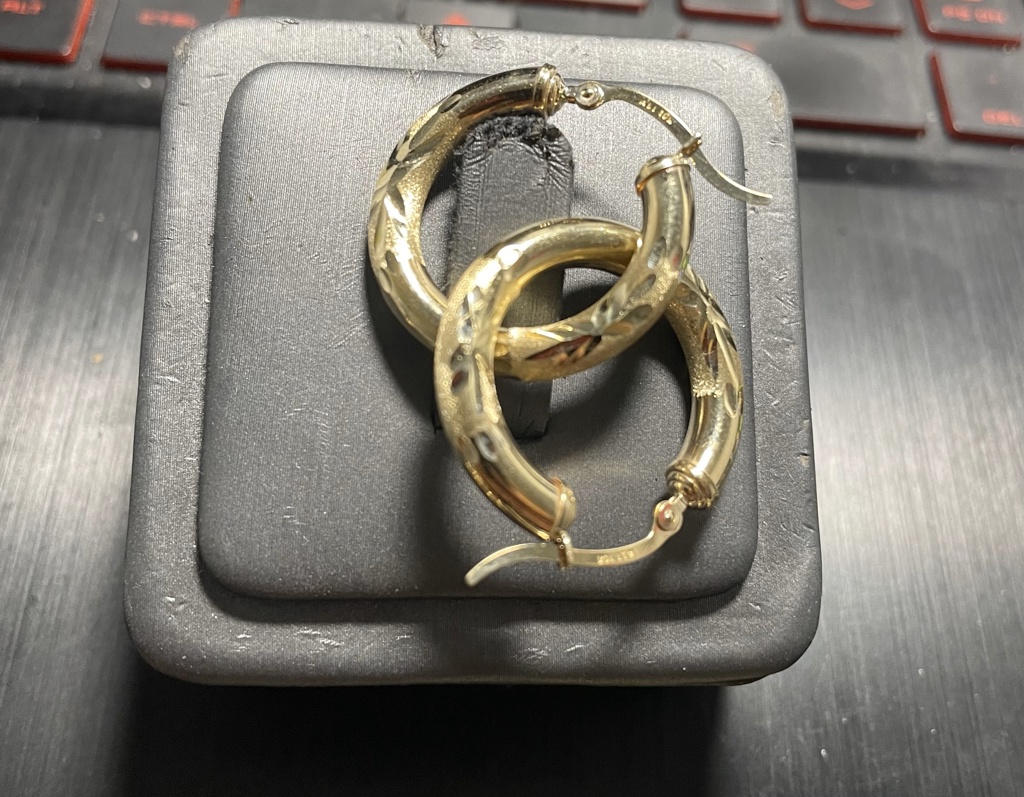 argolla tub. c/muescas 10k Size 25x4mm Weight 2.8gr