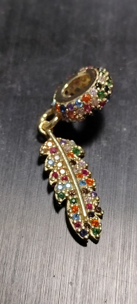 charms pluma a colores 10k zirc B R Ver N Az Weight 1.55gr