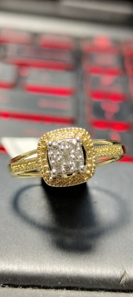 anillo Diam cddo2 niveles c/diam. 10k diamante Size size7 Weight 0.10ctw