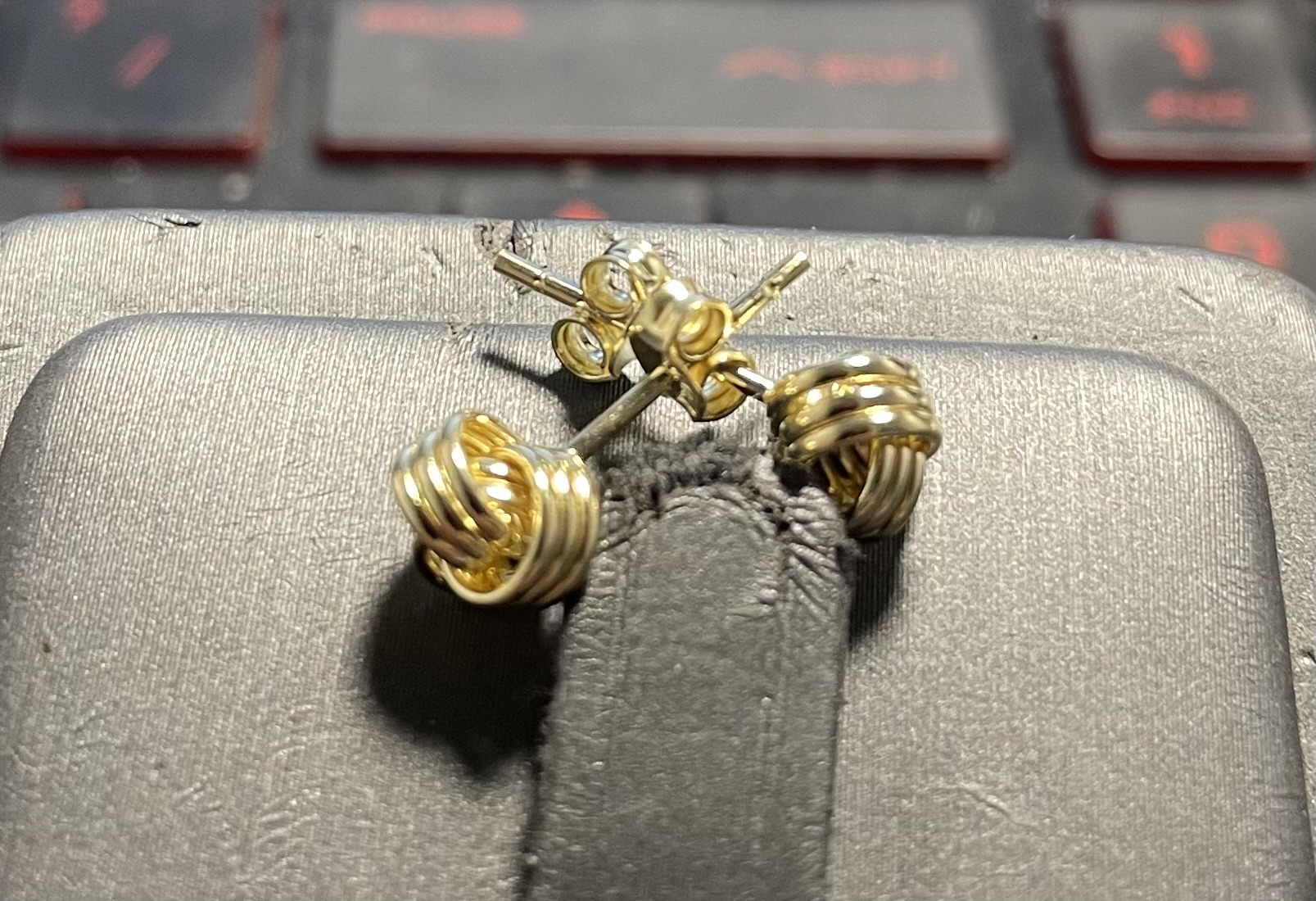 arete nudos 10k Weight 0.95 gr nudo