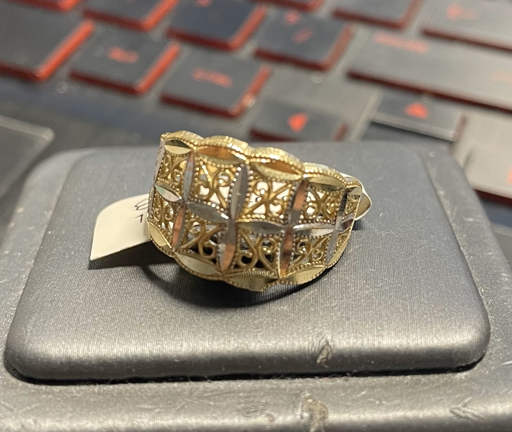 anillo banda hilo 14k Size size9 Weight 3.gr