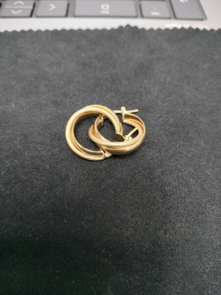 argolla torsida tres lineas 10k Size 19x5mm Weight 2.gr