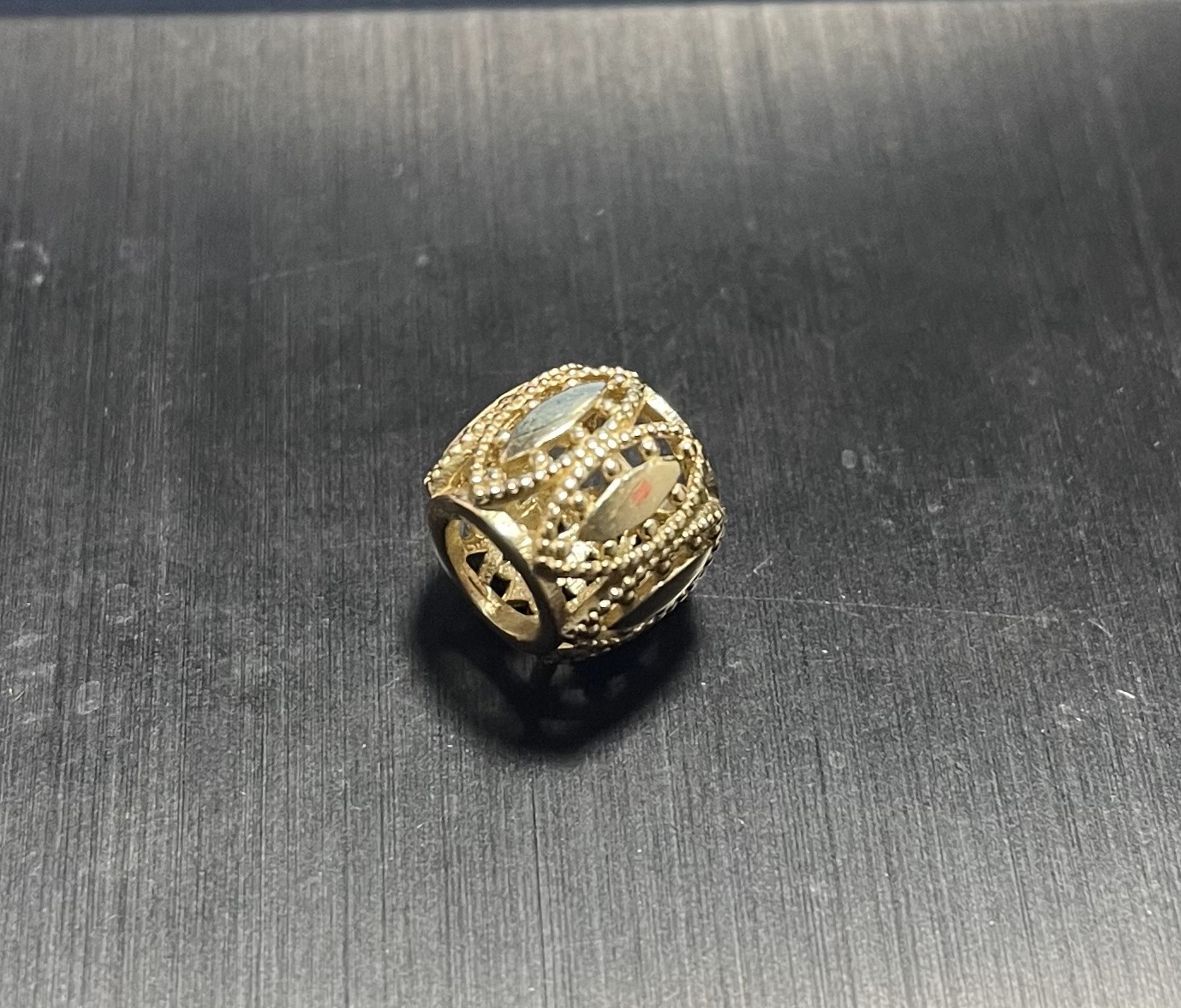 charms barrill 14k Weight 1.2gr