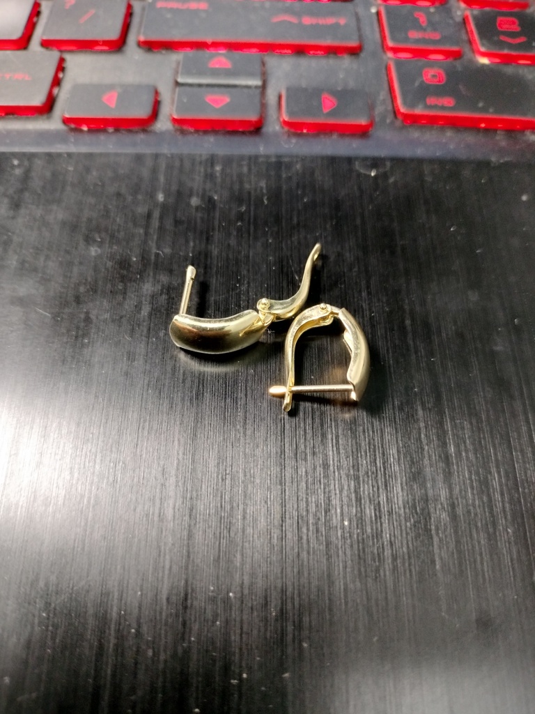 arete chavetas semisolida curvas 14k Weight 1.7gr