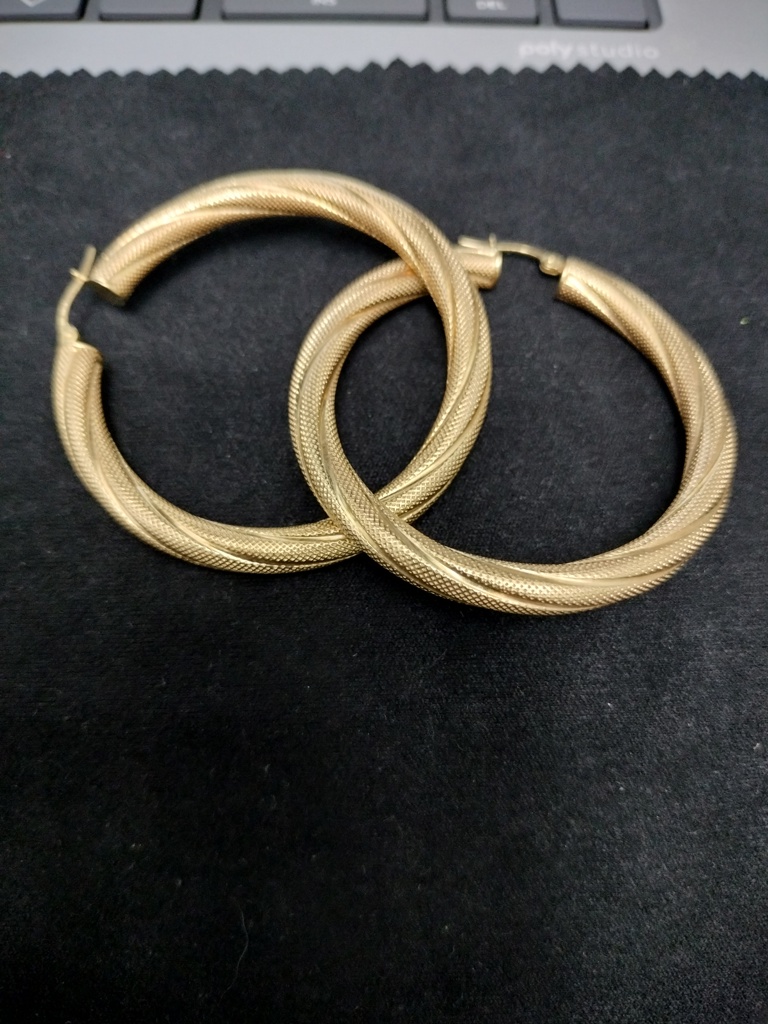 argolla argolla tub torsida moleteada 10k Size 48x5mm Weight 5.95gr