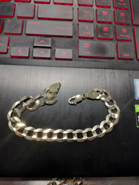 manilla c/brillo 10k Size size8/9.3mm Weight 14.75gr