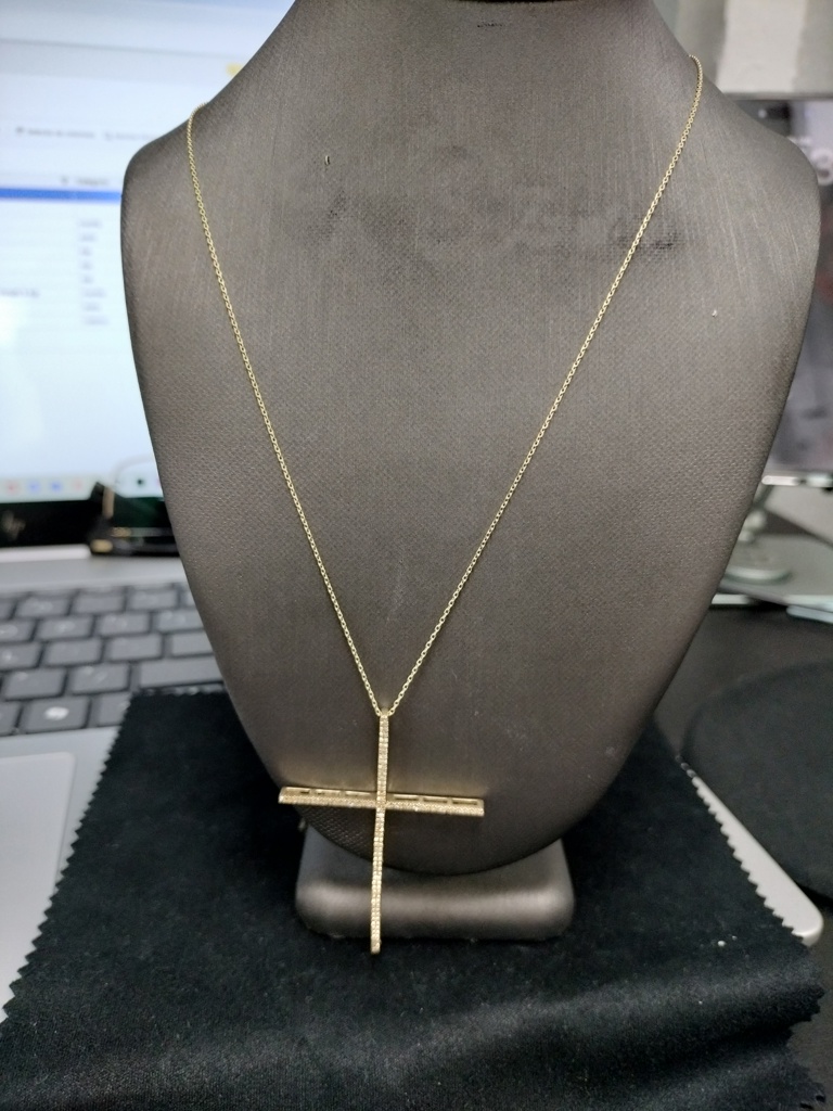 cadena c/dije Diamante cadena c/dije crucifijo c/diamante 14k diamantes Size size18/1mm Weight 4.gr/ctw