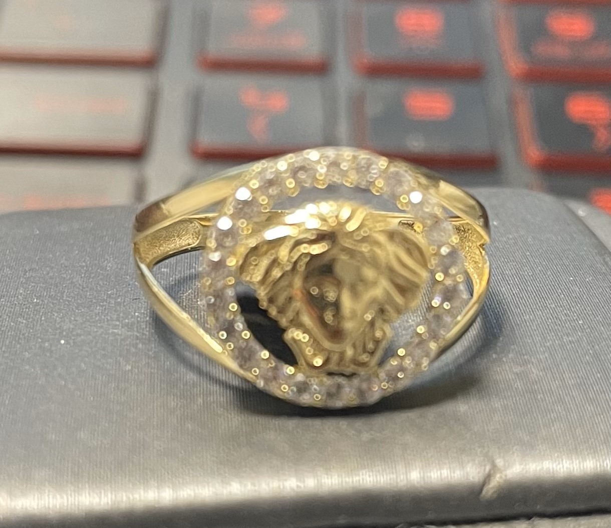 anillo Bche 14k zirconia Size size8 Weight 2.2gr