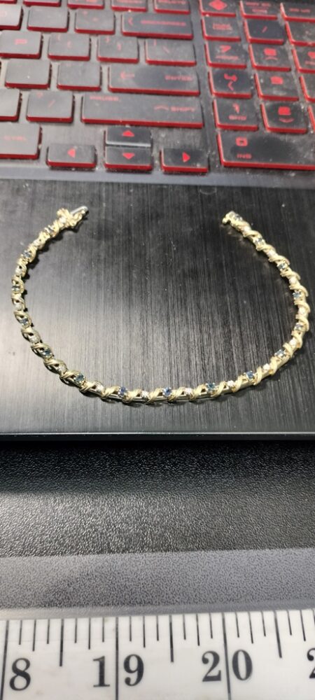 manilla c/diam. tennis c/diamantes 10k diamante/esmeralda Size size7.2/3.7mm Weight 5.95gr