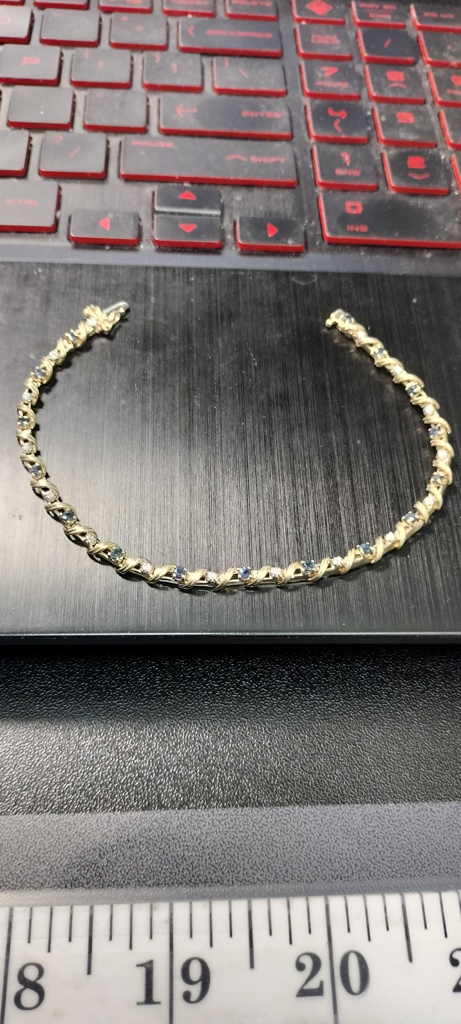 manilla c/diam. tennis c/diamantes 10k diamante/esmeralda Size size7.2/3.7mm Weight 5.95gr