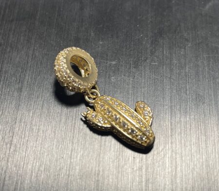 charms cactus 14k zirconia Weight 2.35gr