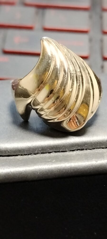 anillo concha olas 14k Size size8 Weight 10.95gr
