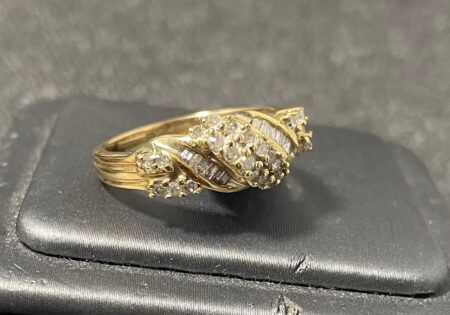 anillo compromiso 10k zirconia Size size8 Weight 3.6gr
