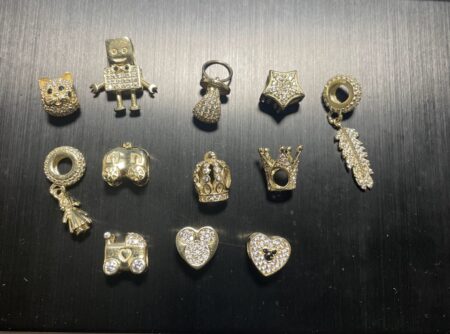 charms coche niño 10k zirconia Weight 1.6gr