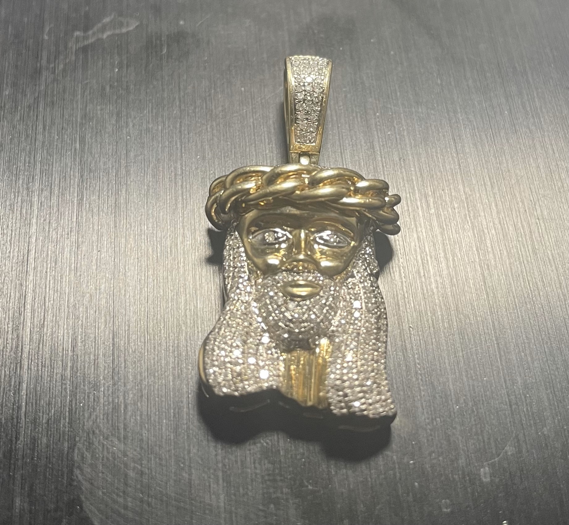 dije Diam. cara cristo 10k diamante Weight 9.1gr