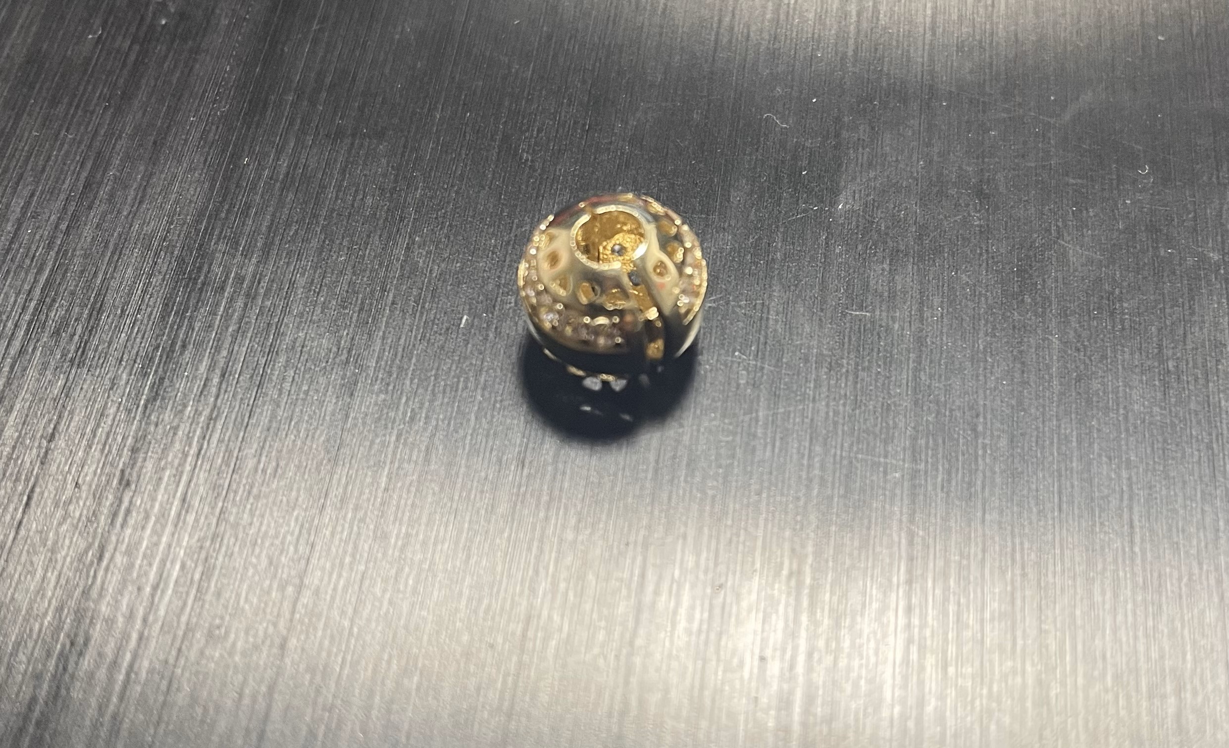 charms barrill 14k zirconia Weight 1.85gr