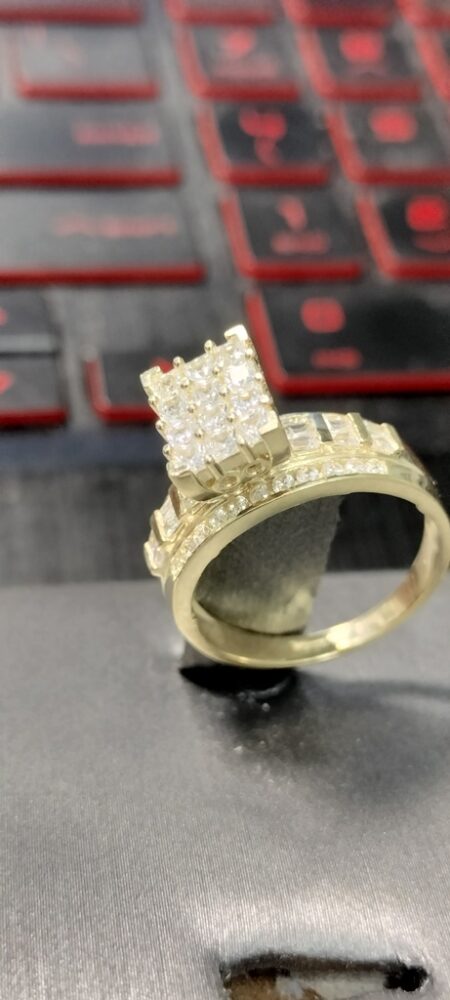 anillo princesa 10k zirc B Size size7.5 Weight 4.65gr