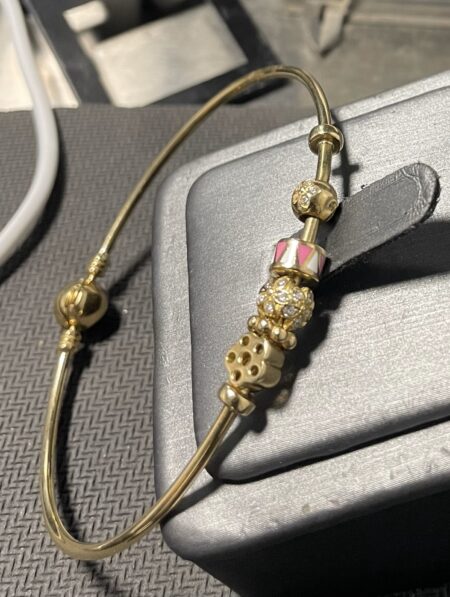 pulso c/charms 5 10k ename Size size6/1.8mm Weight 6.gr