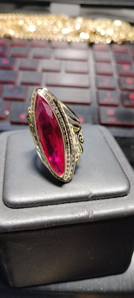 anillo almendra roja 14k zirc R Size size7 Weight 5.gr