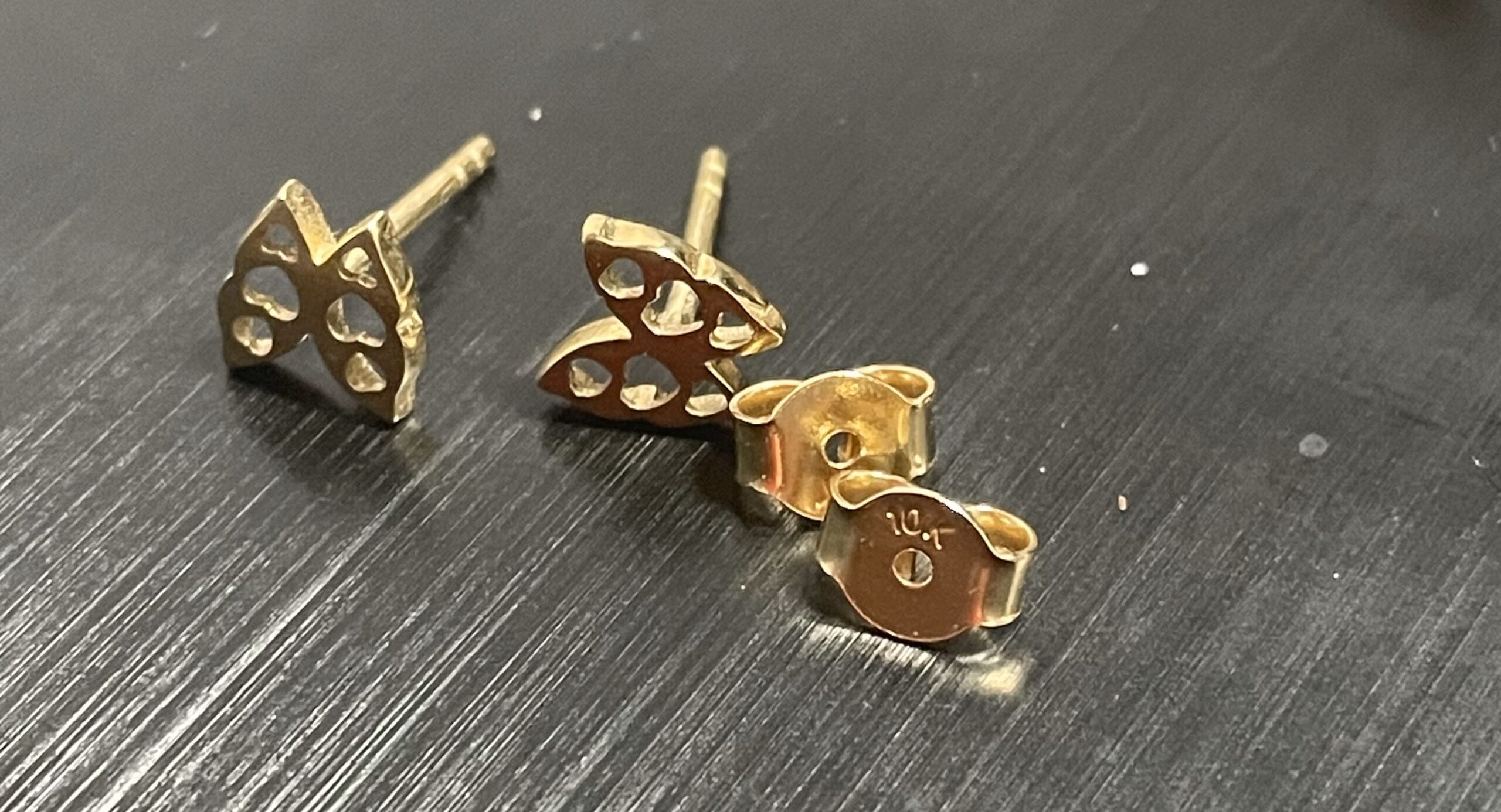 arete 10k Weight 0.75gr