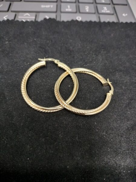 argollas tub tors 3 lineas 14k Size 34x3mm Weight 4.7gr