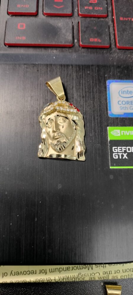 dije cara cristo c/corona zirc 10k zirc B Weight 4.8gr