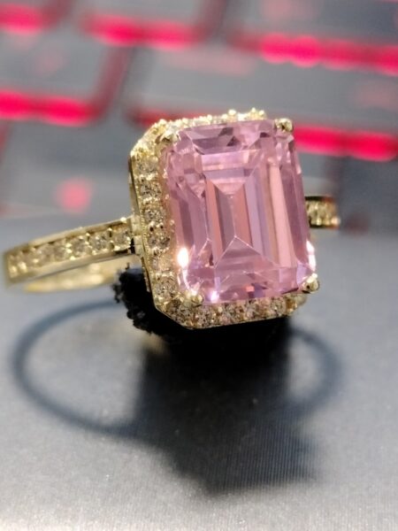 anillo cddo c/piedra Rosa aro c/zirc 14k zirconia rosada y B Size sz 6.5 Weight 2.8gr