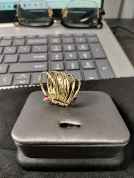 anillo semanario c/zirc y charms 14k zirc RB Size size7.5 Weight 4.45gr