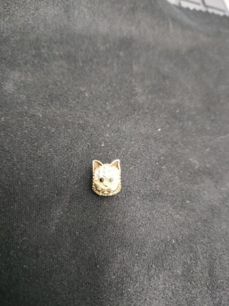 charms cara gatico c/zirc 10k zirc BN Weight 1.35gr