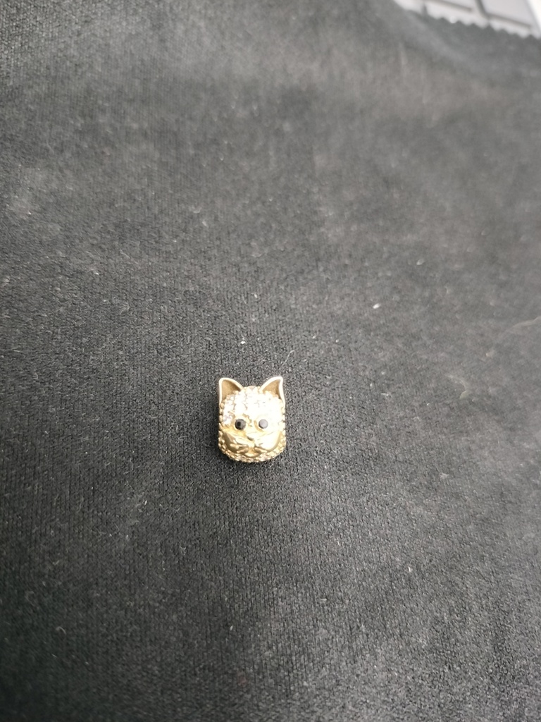 charms cara gatico c/zirc 10k zirc BN Weight 1.35gr