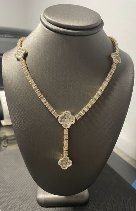 Gargantilla diam. 4 flores bclip 10k diamante Size size18 Weight 7.18ctw