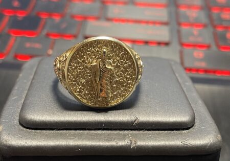 anillo rddo S.judas 10k zirconia Size size11.5 Weight 5.gr