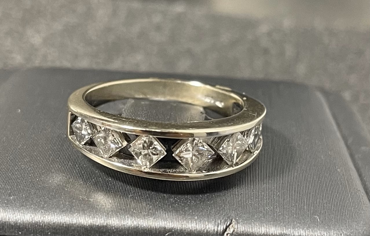 anillo alianza 14k diamante Size size7 Weight 4.3gr Diam