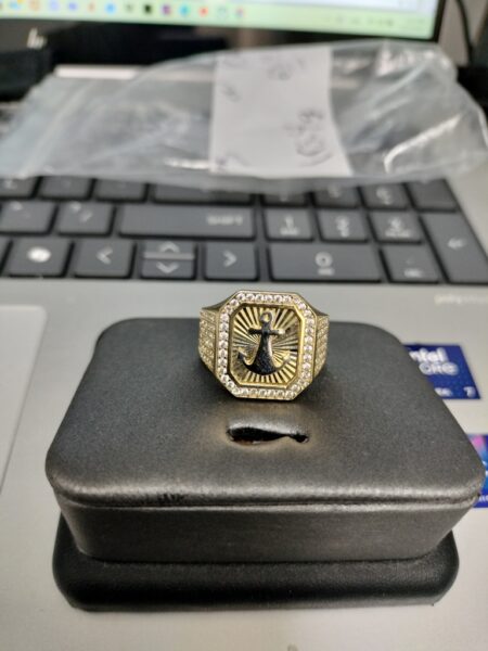 anillo cddo c/ancla y zirc 10k zirc B Size size 10.75 Weight 7.6gr